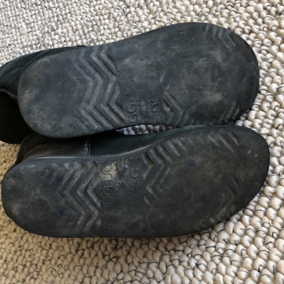 UGG - 5 - Tall Black Boots - Picture 9 of 9